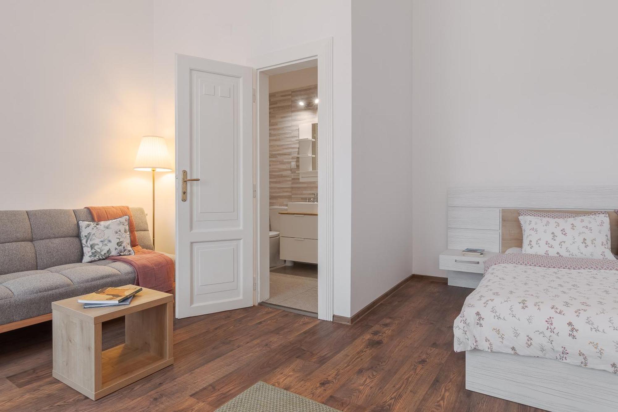 Apartament Ultracentral Alecsandri 1 オラデア エクステリア 写真